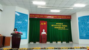Bà Lê Thị Mộng Tuyền – Phó Trưởng Phòng phát biểu khai mạc Ngày hội giao lưu Bé vui giao thông cấp huyện năm học 2020-2021