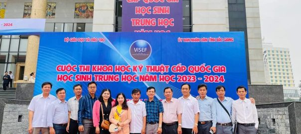 Đoàn công tác huyện Tam Nông tham gia hội thảo STEM
